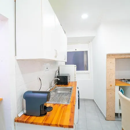 Homestay Lisbon Stays *